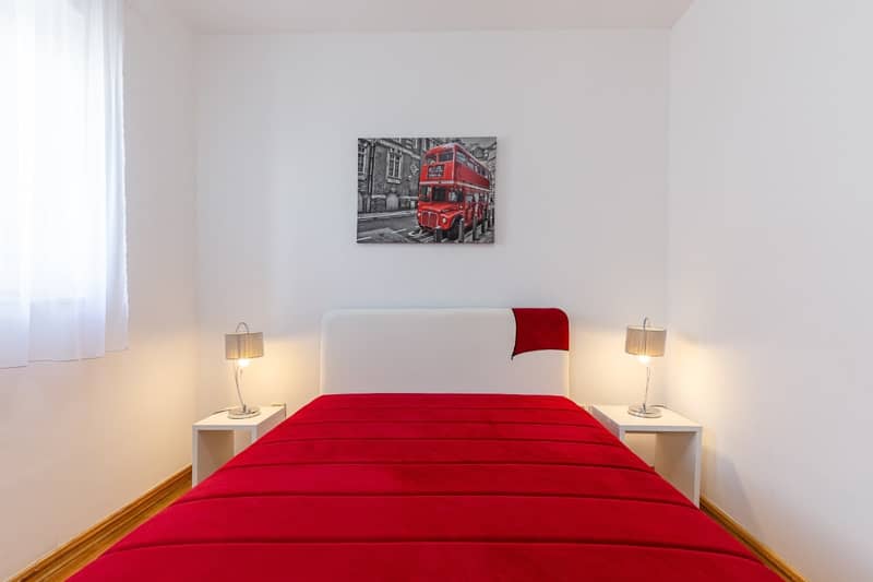 Spacious two-level apartment with sea view in Sveti Stefan — photo 13