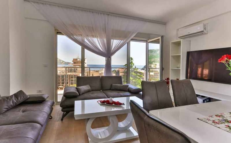 Three-bedroom apartment in Bečići, 86 m² — photo 2