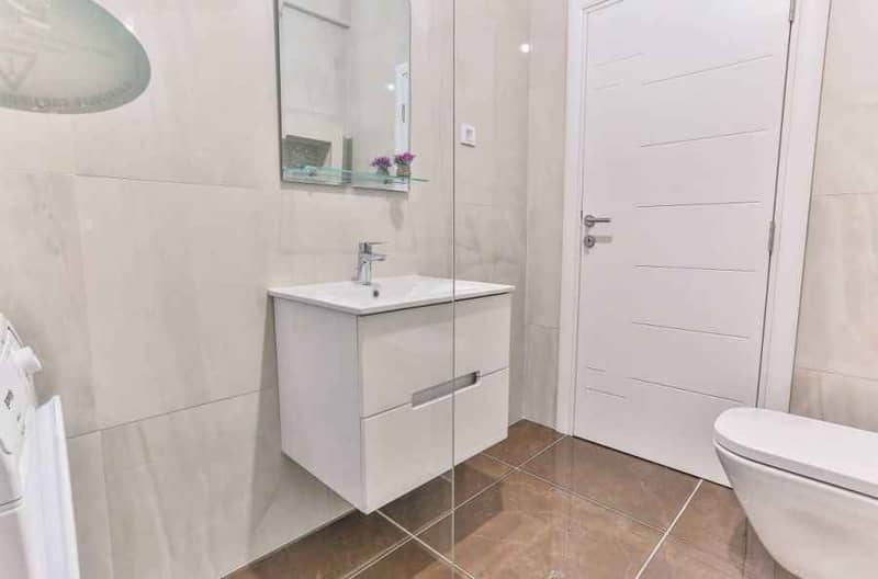 Three-bedroom apartment in Bečići, 86 m² — photo 10