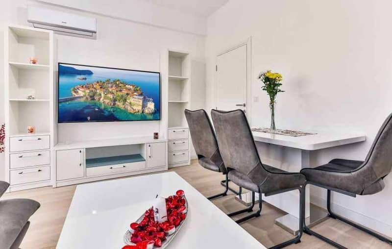 Three-bedroom apartment in Bečići, 86 m² — photo 3