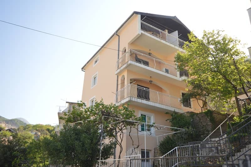 Spacious 85 m² Apartment with 3 Bedrooms and Sea View in Herceg Novi — photo 2