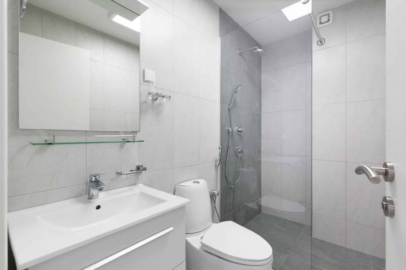 Spacious Apartment in the Heart of Budva — photo 31