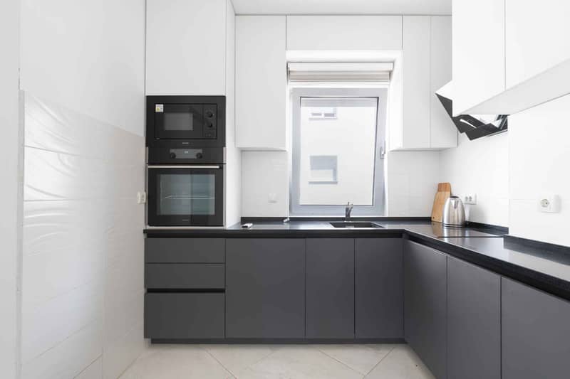 Spacious Apartment in the Heart of Budva — photo 12