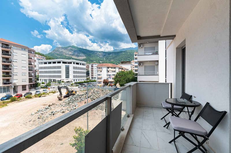 Spacious Apartment in the Heart of Budva — photo 2
