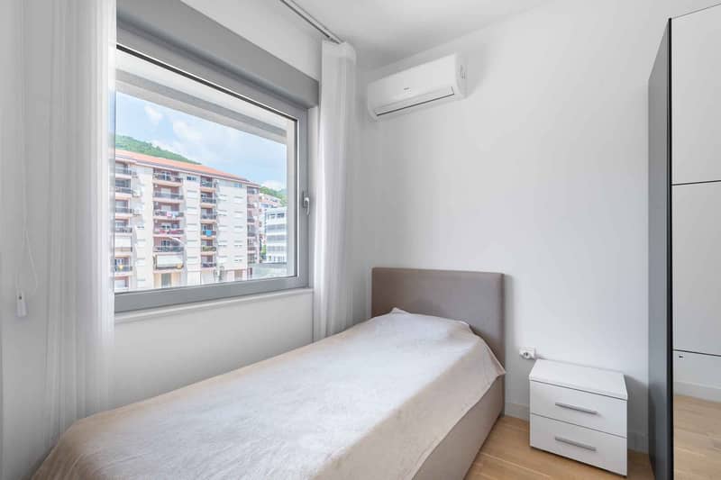 Spacious Apartment in the Heart of Budva — photo 24