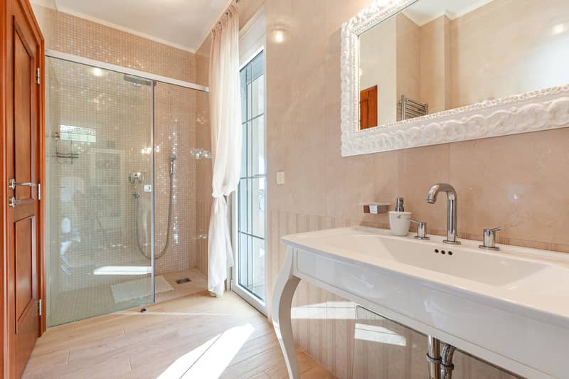 Elegance and Serenity in a Luxury Villa with Panoramic Sea View — photo 50