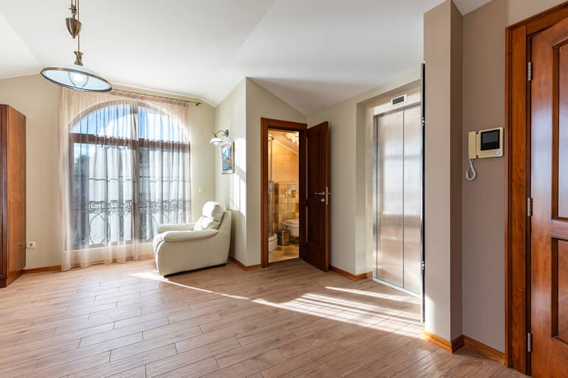 Elegance and Serenity in a Luxury Villa with Panoramic Sea View — photo 7