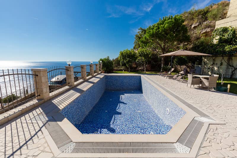 Elegance and Serenity in a Luxury Villa with Panoramic Sea View — photo 5