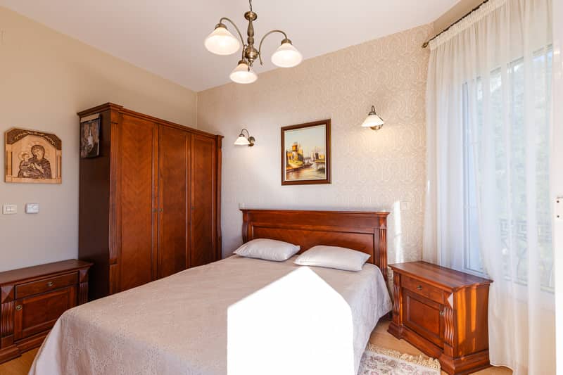 Elegance and Serenity in a Luxury Villa with Panoramic Sea View — photo 43