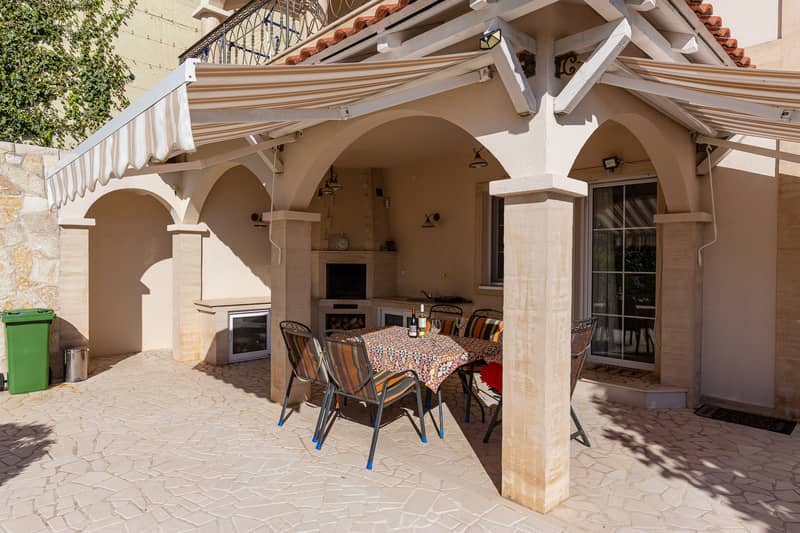 Elegance and Serenity in a Luxury Villa with Panoramic Sea View — photo 19