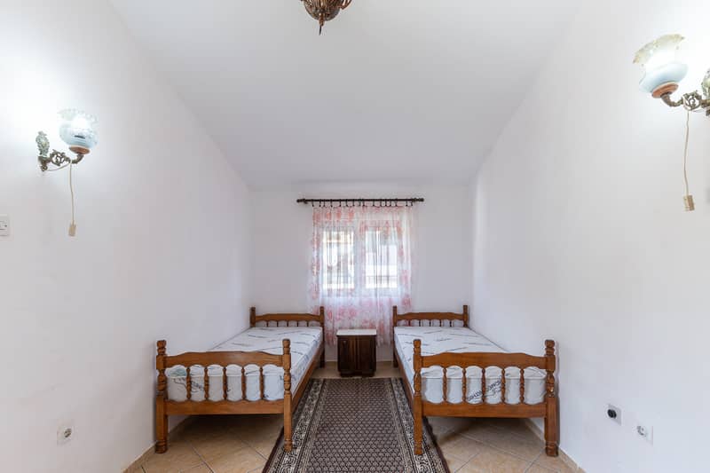 House with Terrace and Sea View in Bar — photo 6