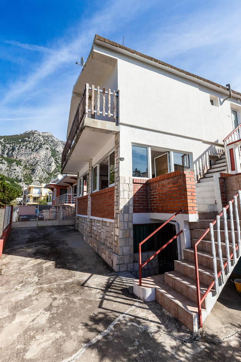 House with Terrace and Sea View in Bar — photo 3