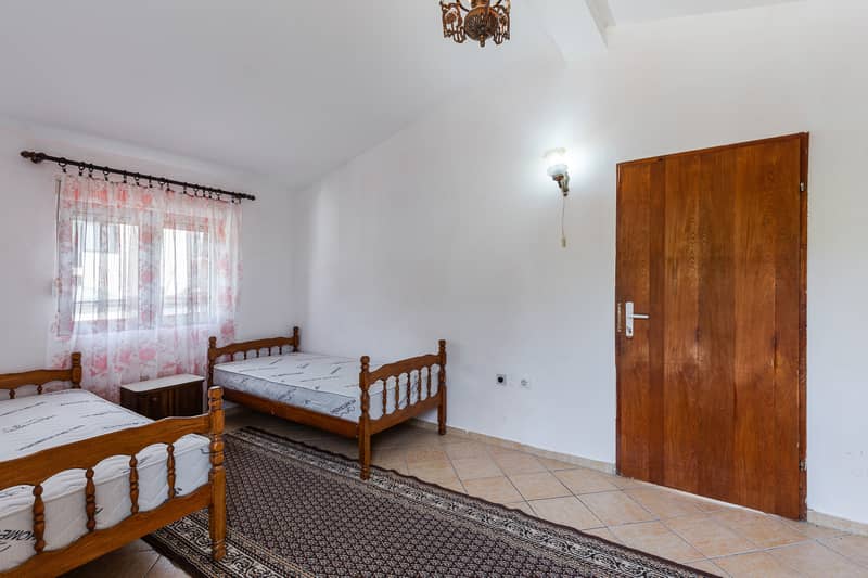 House with Terrace and Sea View in Bar — photo 11
