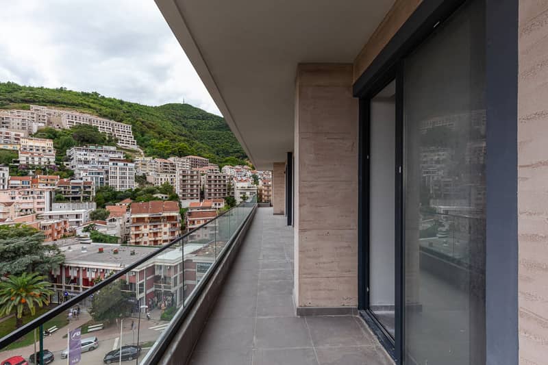 Modern One-Bedroom Apartment in Budva with Garage Purchase Option — photo 11