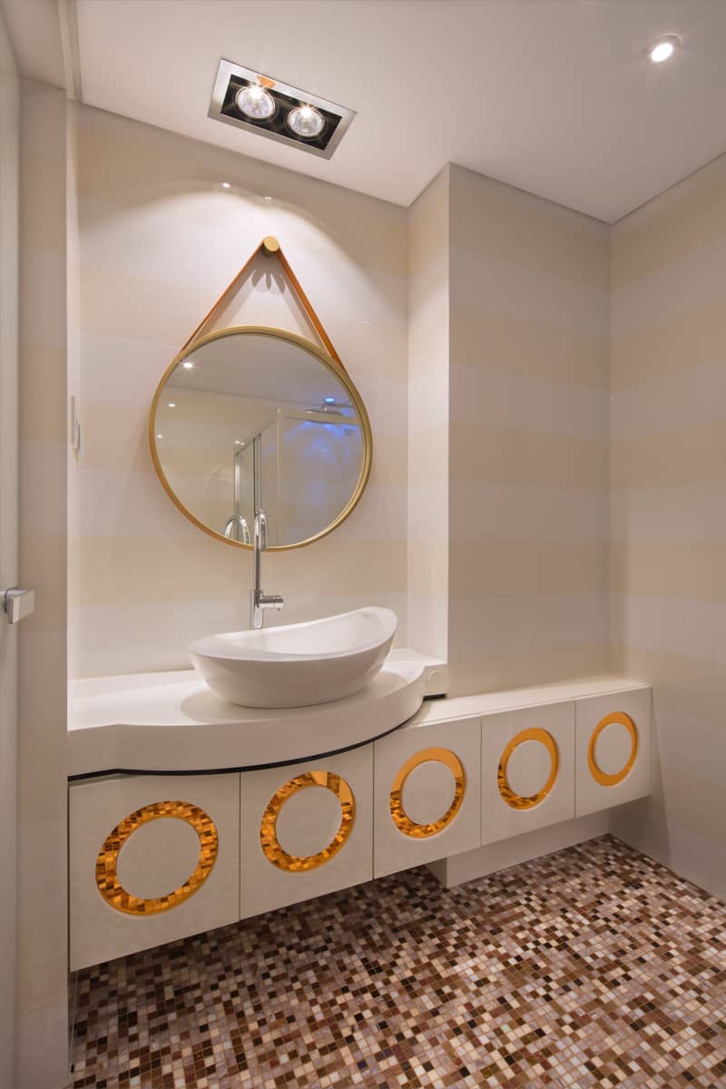 Super luxury three-story triplex apartment with jacuzzi and sauna — photo 8