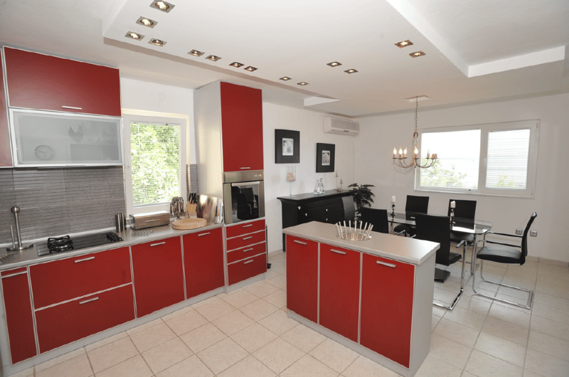 Stunning Villa with Large Pool and Courtyard for Sale in Tivat — photo 17