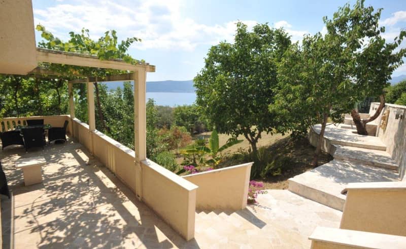 Stunning Villa with Large Pool and Courtyard for Sale in Tivat — photo 4