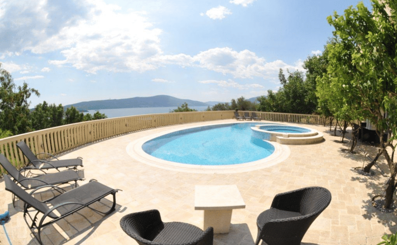 Stunning Villa with Large Pool and Courtyard for Sale in Tivat — photo 9
