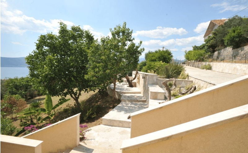 Stunning Villa with Large Pool and Courtyard for Sale in Tivat — photo 21