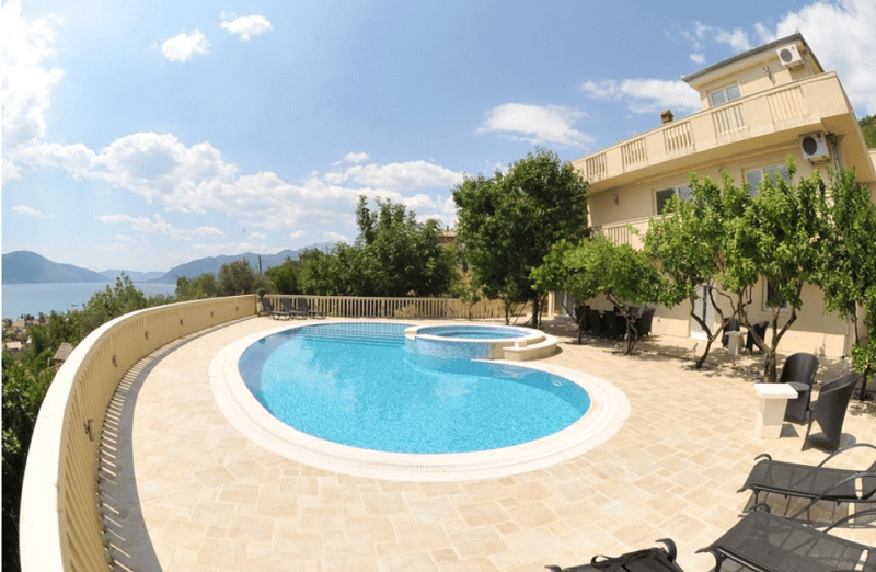 Stunning Villa with Large Pool and Courtyard for Sale in Tivat — photo 11