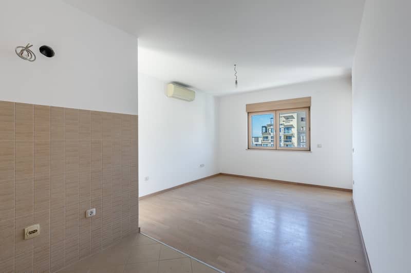 Apartment 52 m² with Sea View and Two Terraces in Bečići — photo 8