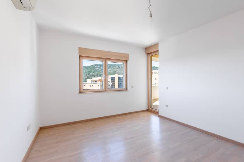 Apartment 52 m² with Sea View and Two Terraces in Bečići — photo 10