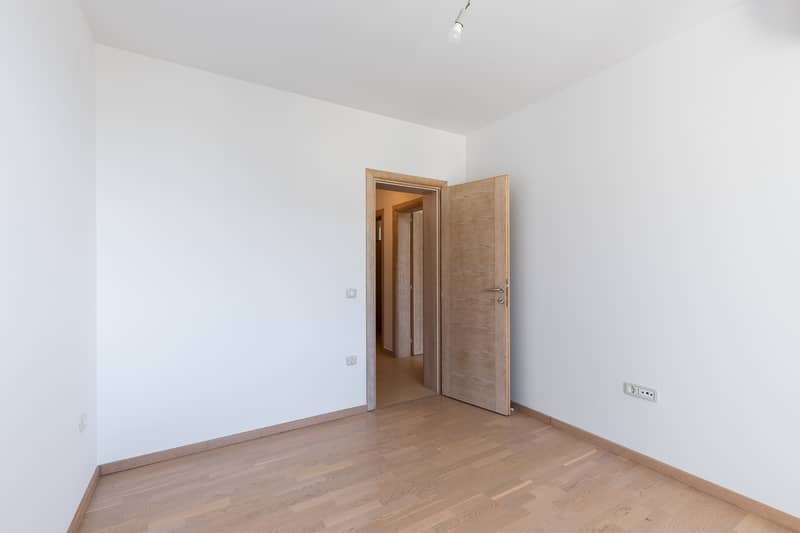 Apartment 52 m² with Sea View and Two Terraces in Bečići — photo 3