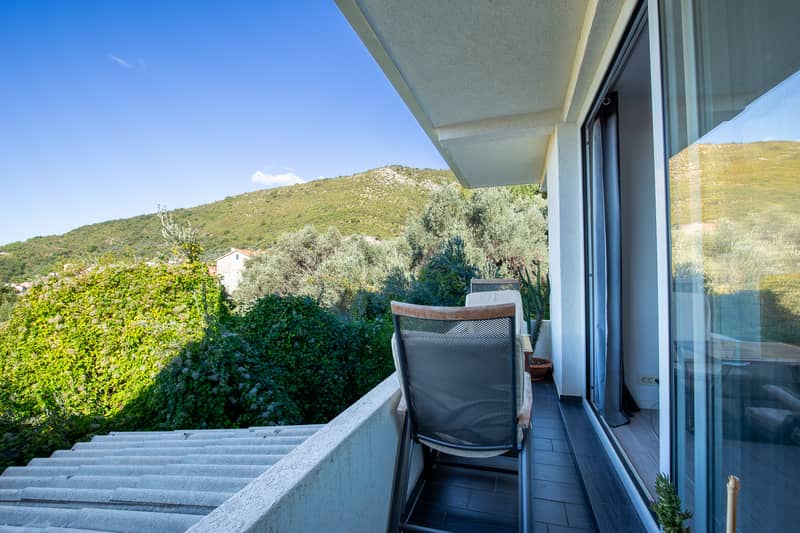 Duplex apartment with Mediterranean Sea view in Petrovac, 104 m² — photo 3