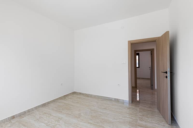 Renovated Apartment in Tivat, 78 m² — photo 12