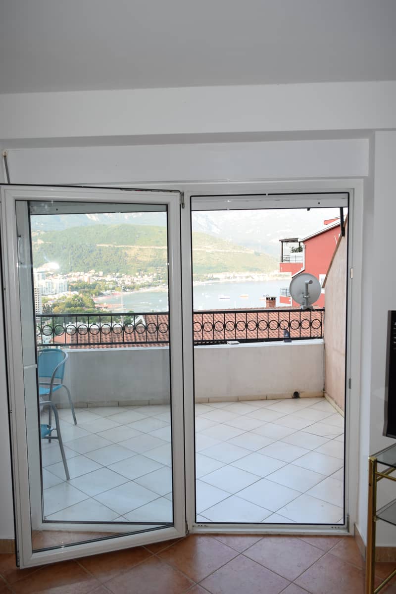 Spacious 3-bedroom apartment with stunning sea view — photo 4