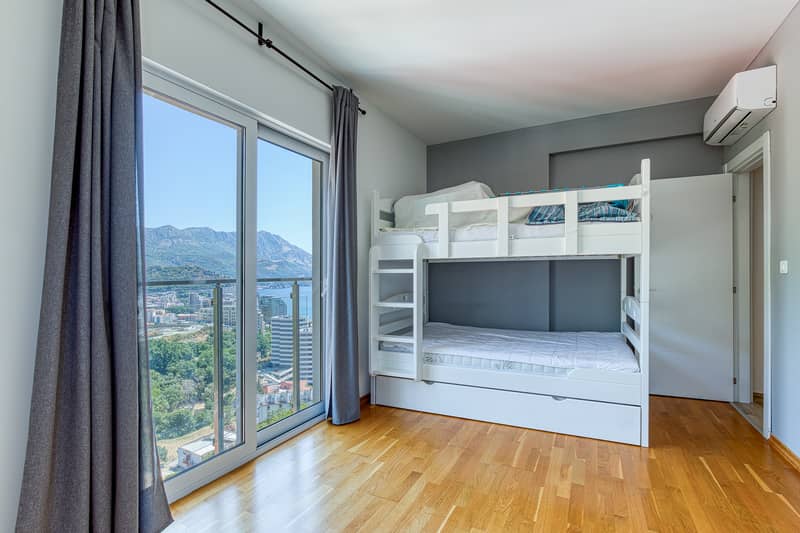 Luxury penthouse in 5★ complex with rooftop hot tub and sunrise view — photo 12
