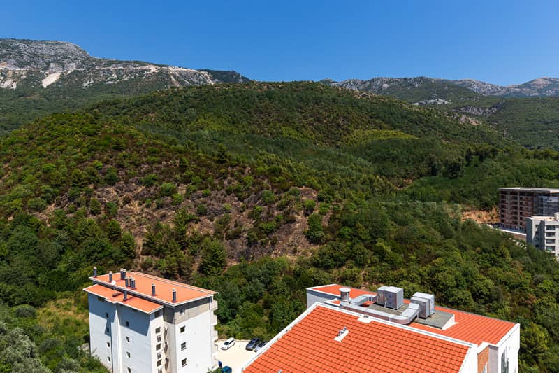 Luxury penthouse in 5★ complex with rooftop hot tub and sunrise view — photo 16