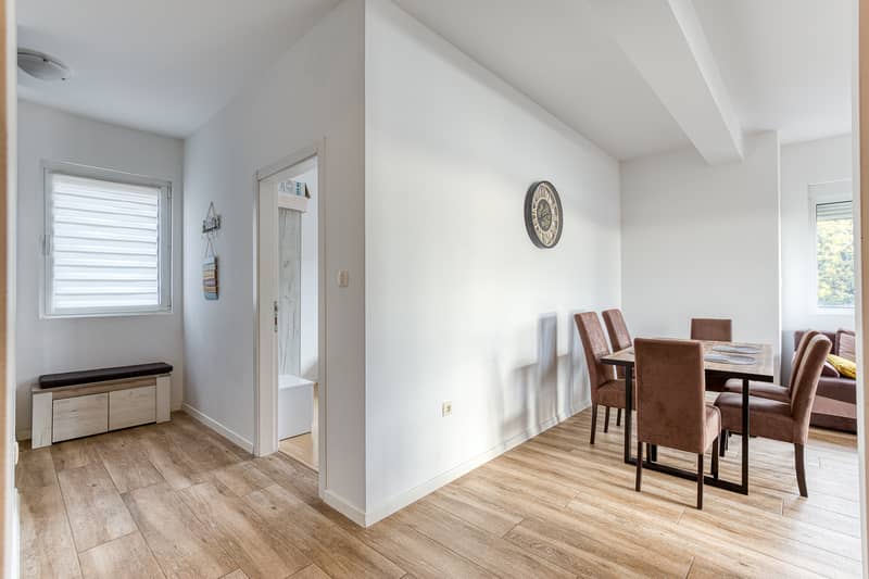 Светлая и уютная квартира площадью 65 м² в Рафаиловичах — фото 14