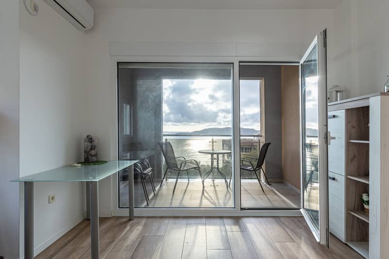Светлая и уютная квартира площадью 65 м² в Рафаиловичах — фото 9