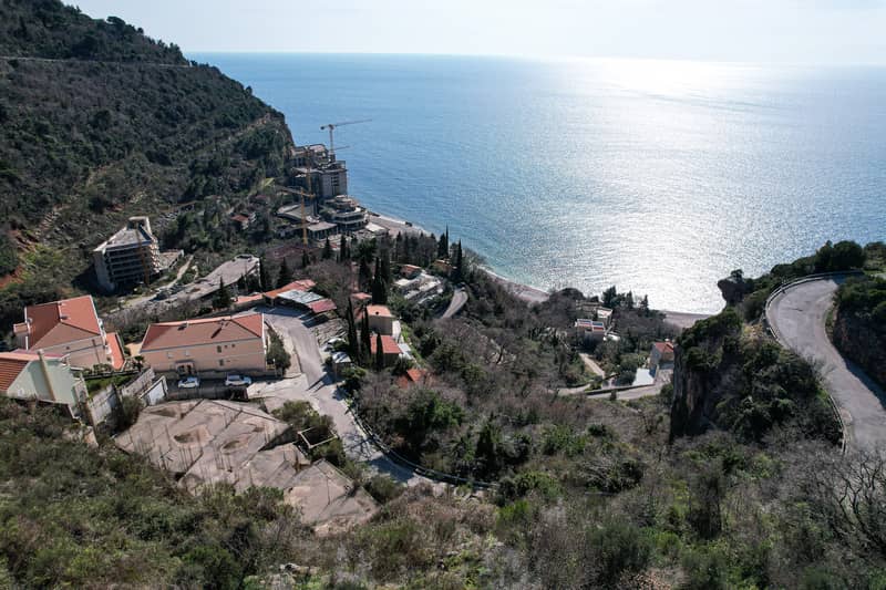 1,580 m² plot with apartment hotel project in Reževići — photo 10