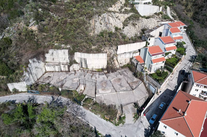 1,580 m² plot with apartment hotel project in Reževići — photo 3