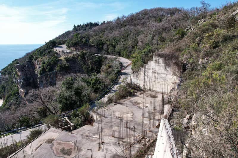 1,580 m² plot with apartment hotel project in Reževići — photo 6