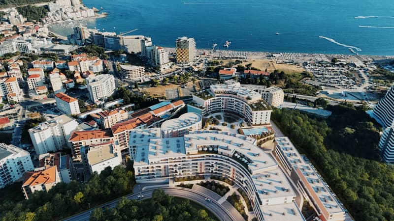EXCLUSIVE AUTHOR'S PROJECT OF A CLUB RESIDENCE ON THE PICTURESQUE COAST OF MONTENEGRO — photo 4