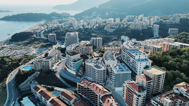 EXCLUSIVE AUTHOR'S PROJECT OF A CLUB RESIDENCE ON THE PICTURESQUE COAST OF MONTENEGRO — photo 3