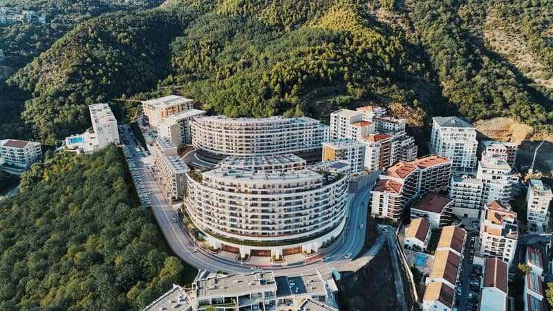 EXCLUSIVE AUTHOR'S PROJECT OF A CLUB RESIDENCE ON THE PICTURESQUE COAST OF MONTENEGRO — photo 6