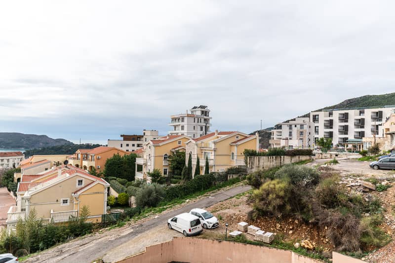 Spacious 64 m² Apartment in Becici with Sea View — photo 10