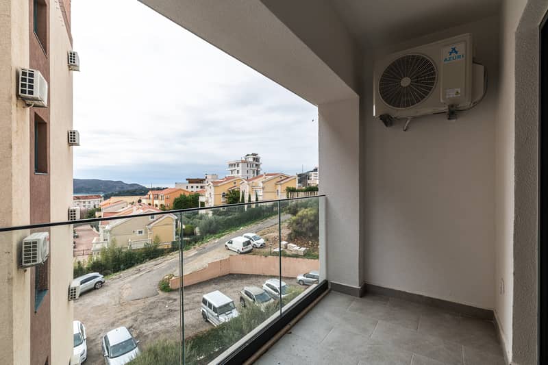 Spacious 64 m² Apartment in Becici with Sea View — photo 8