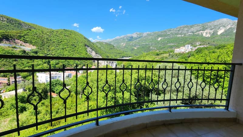 Luxury Three-Bedroom Apartment with Sauna 300 Meters from the Sea – Becici (107 m²) — photo 10