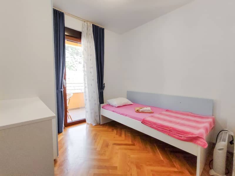 Светлая квартира с 3 спальнями, 78 м², Будва — фото 12