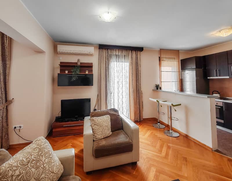 Светлая квартира с 3 спальнями, 78 м², Будва — фото 2