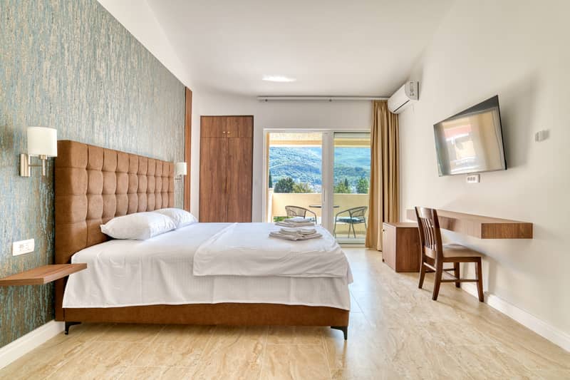 Fully Equipped Hotel with Restaurant in Becici – 200 m from the Sea — photo 5