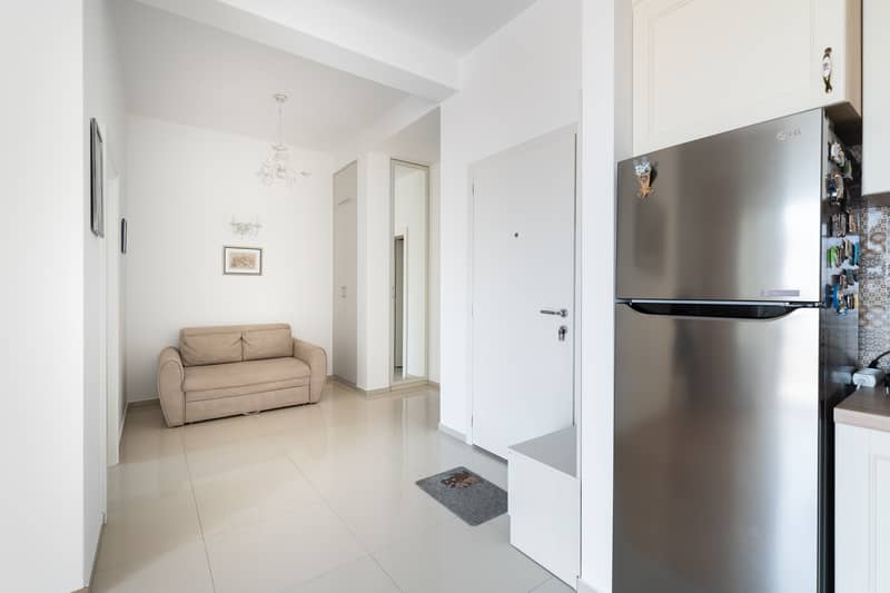 Modern 59 m² apartment with panoramic sea view in Bečići — photo 7