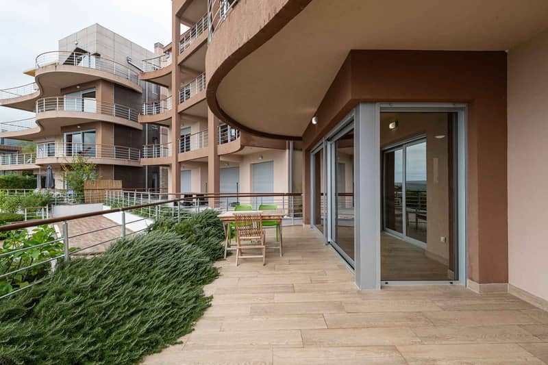 Spacious 2-bedroom apartment for sale with sea view and 40 m² terrace — photo 33
