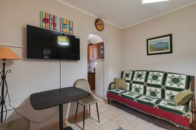 3-Bedroom Apartment on Ground Floor with Separate Entrance and Sea View — photo 30