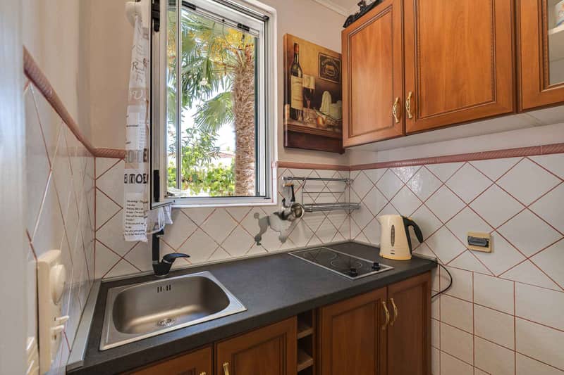 3-Bedroom Apartment on Ground Floor with Separate Entrance and Sea View — photo 33